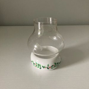 Holiday tea light holder